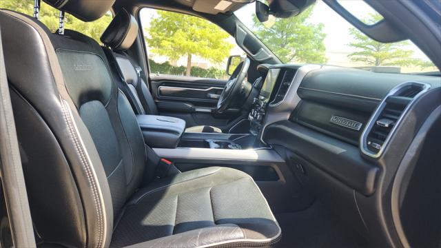 Photo of 2024 Diamond Black Crystal Pearlcoat RAM 1500