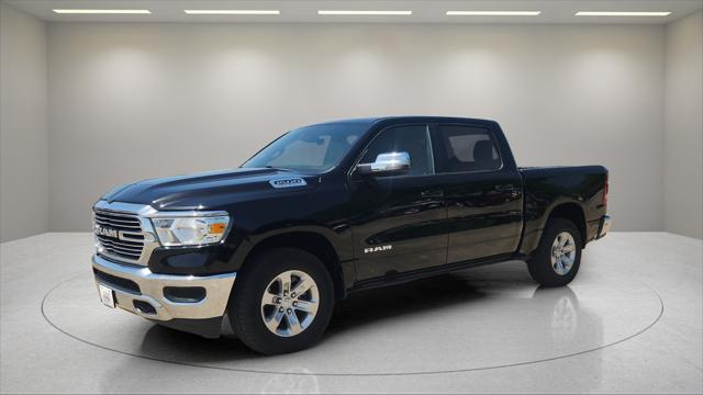 Photo of 2024 Diamond Black Crystal Pearlcoat RAM 1500