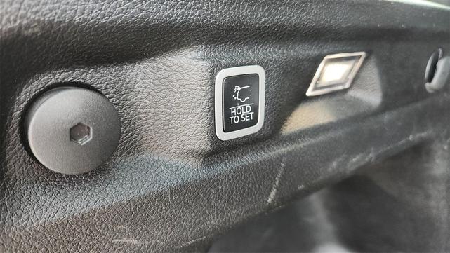Photo of 2023 Silver Zynith Jeep Grand Cherokee L