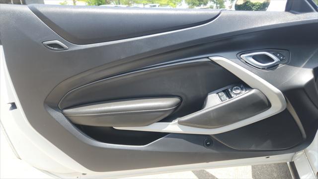 Photo of 2023 Summit White Chevrolet Camaro