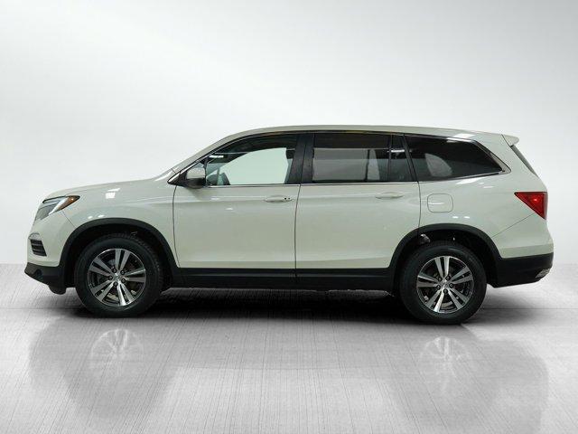 Photo of 2018 White Honda Pilot