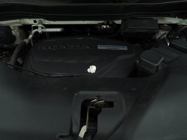 Photo of 2018 White Honda Pilot