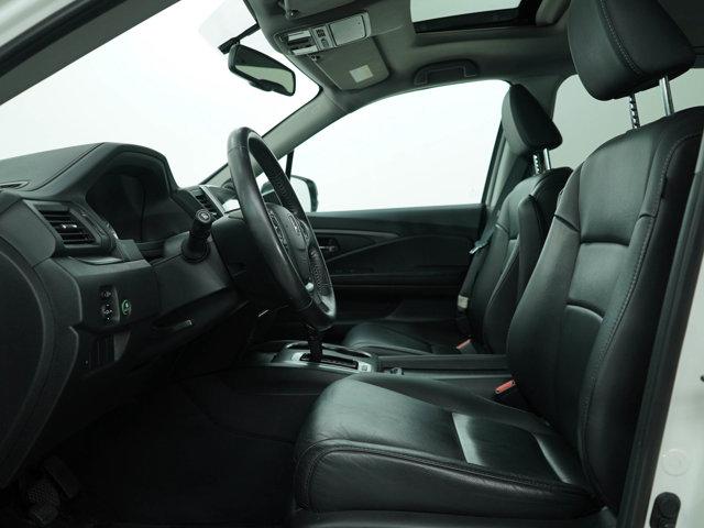 Photo of 2018 White Honda Pilot