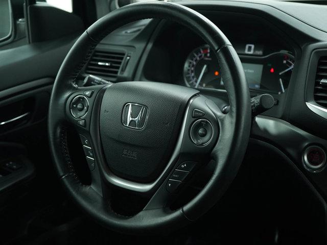 Photo of 2018 White Honda Pilot