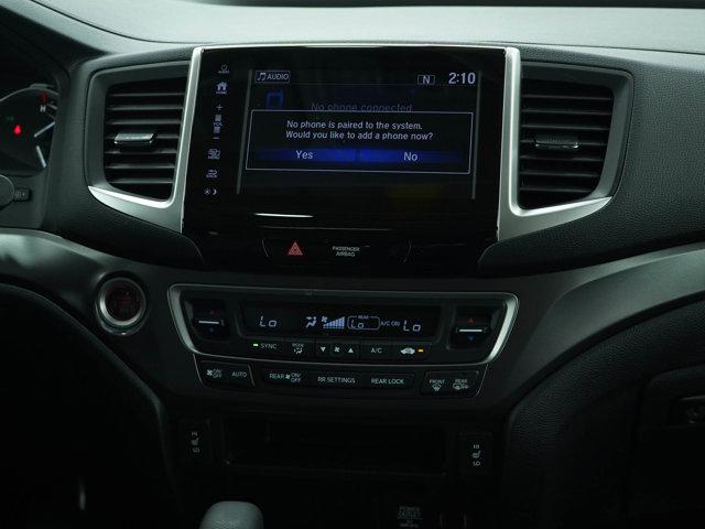 Photo of 2018 White Honda Pilot