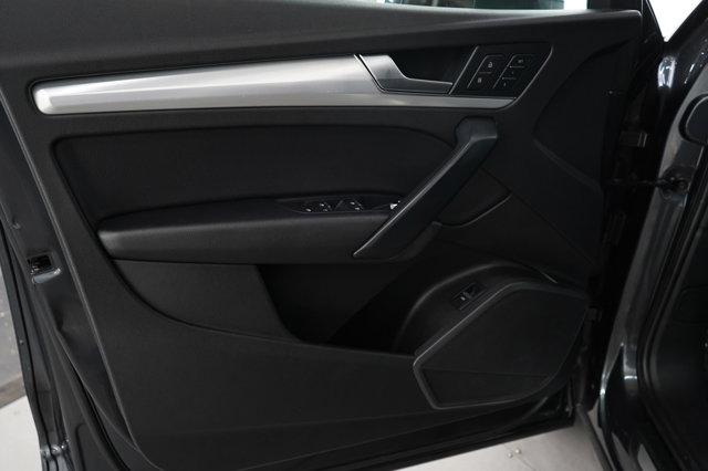 Photo of 2018 Gray Audi Q5