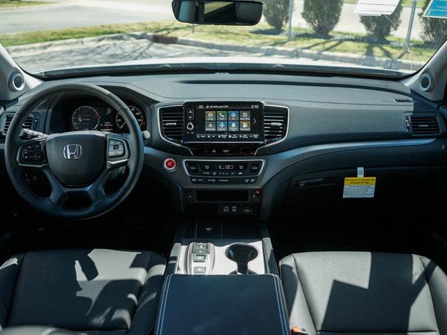 Photo of 2025 Platinum White Pearl Honda Ridgeline