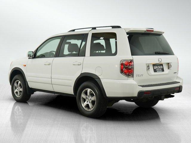 Photo of 2008 White Honda Pilot