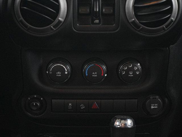 Photo of 2015 Black Jeep Wrangler