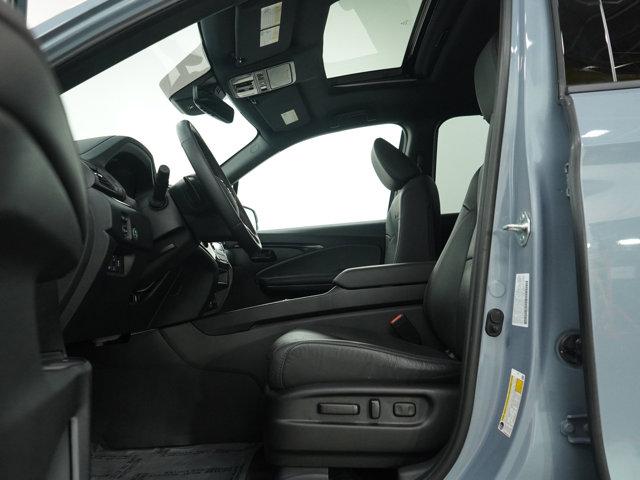Photo of 2024 SONIC GRAY Honda Passport