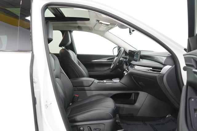 Photo of 2024 Majestic White INFINITI QX60