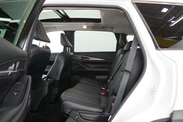 Photo of 2024 Majestic White INFINITI QX60