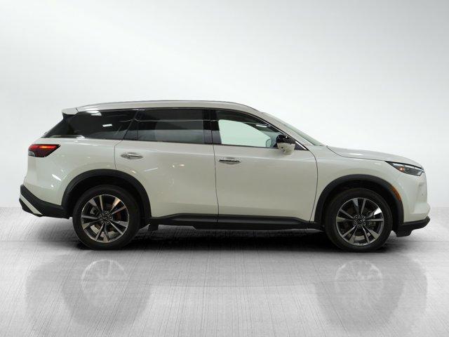 Photo of 2024 Majestic White INFINITI QX60