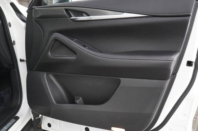 Photo of 2024 Majestic White INFINITI QX60