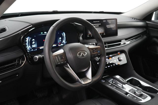 Photo of 2024 Majestic White INFINITI QX60