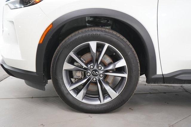 Photo of 2024 Majestic White INFINITI QX60
