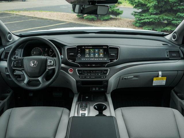 Photo of 2025 Platinum White Pearl Honda Ridgeline