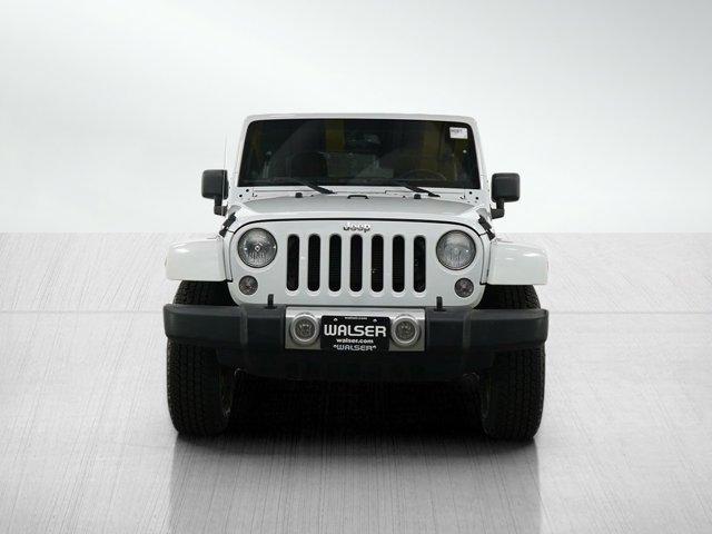 Photo of 2014 White Jeep Wrangler