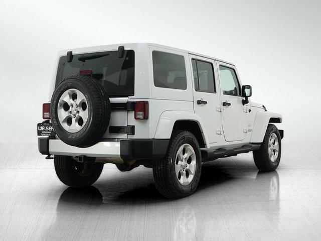 Photo of 2014 White Jeep Wrangler