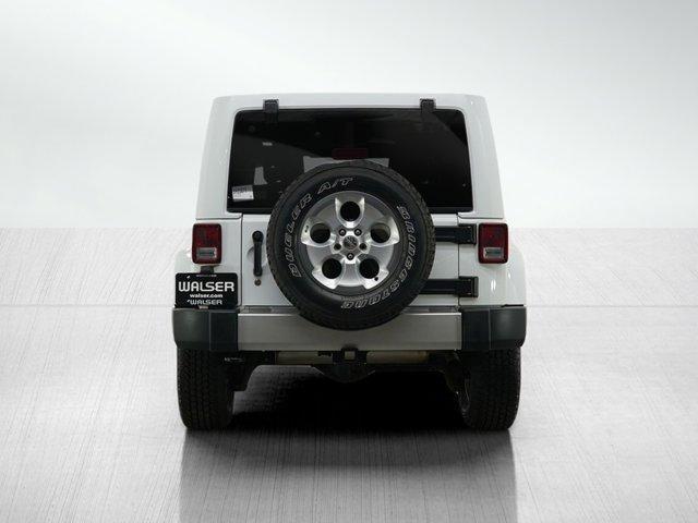 Photo of 2014 White Jeep Wrangler