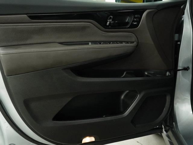 Photo of 2022 Silver Honda Odyssey