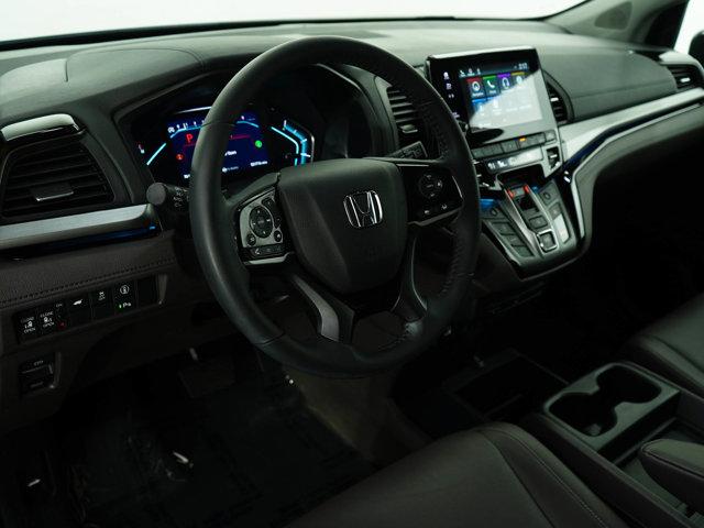Photo of 2022 Silver Honda Odyssey