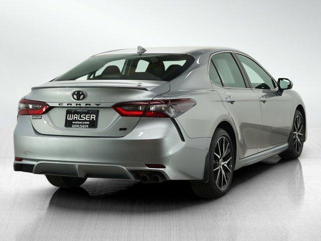 Photo of 2024 CLASSIC SILVER Toyota Camry