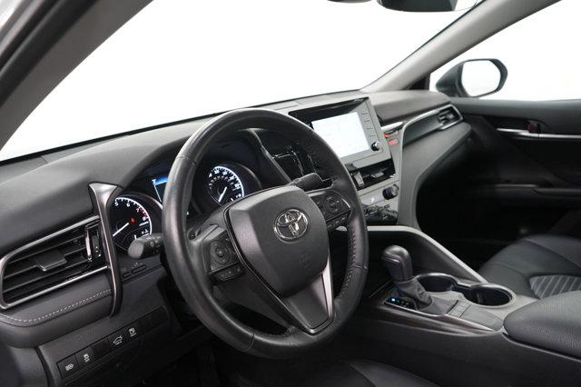 Photo of 2024 CLASSIC SILVER Toyota Camry