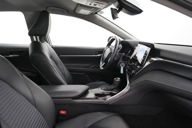Photo of 2024 CLASSIC SILVER Toyota Camry