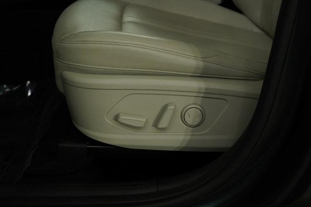 Photo of 2022 Green Kia Sorento