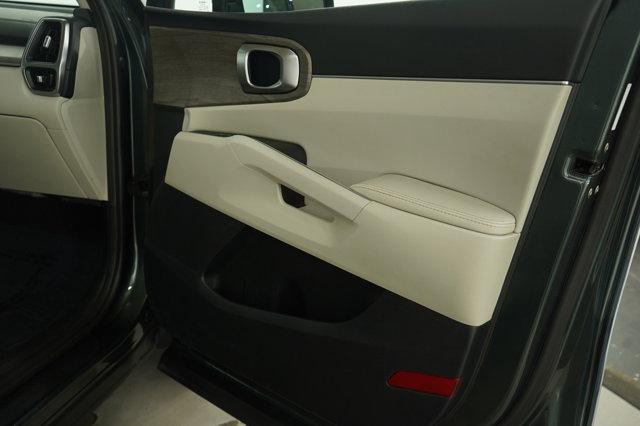 Photo of 2022 Green Kia Sorento