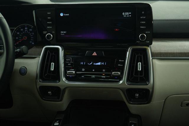 Photo of 2022 Green Kia Sorento
