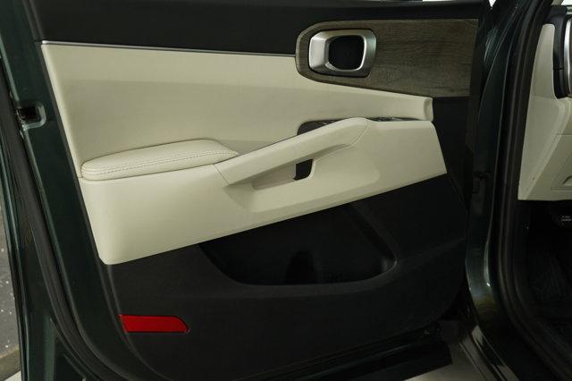 Photo of 2022 Green Kia Sorento