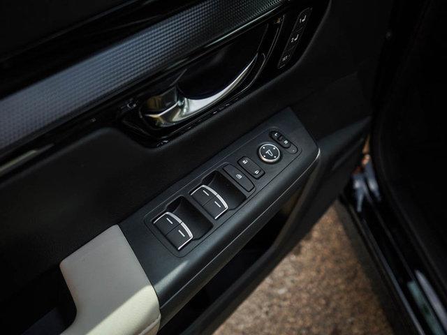 Photo of 2026 Crystal Black Pearl Honda CR-V
