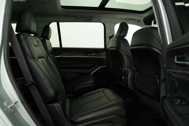 Photo of 2021 Silver Jeep Grand Cherokee L