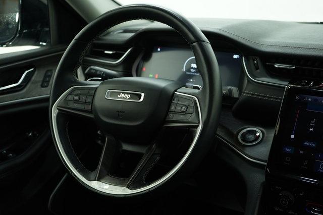 Photo of 2021 Silver Jeep Grand Cherokee L