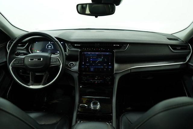 Photo of 2021 Silver Jeep Grand Cherokee L