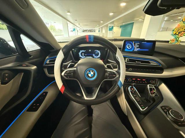 Photo of 2015 White BMW i8
