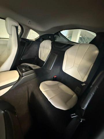 Photo of 2015 White BMW i8