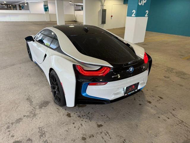 Photo of 2015 White BMW i8