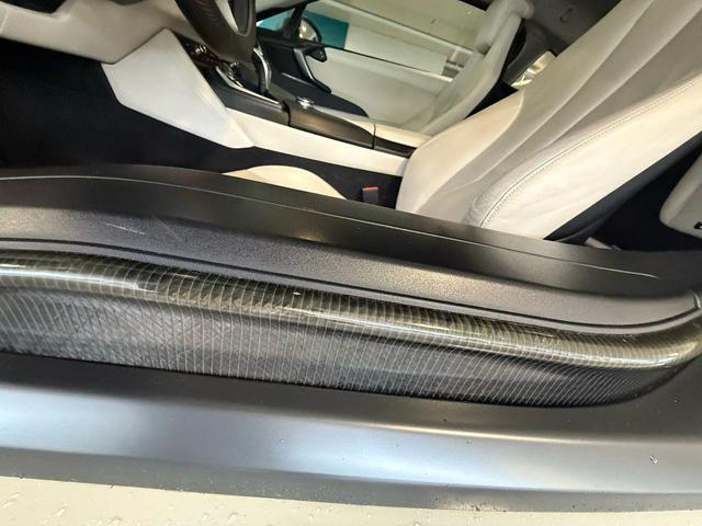 Photo of 2015 White BMW i8