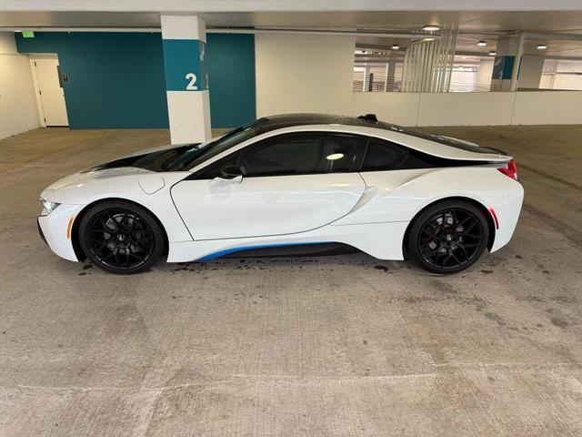 Photo of 2015 White BMW i8