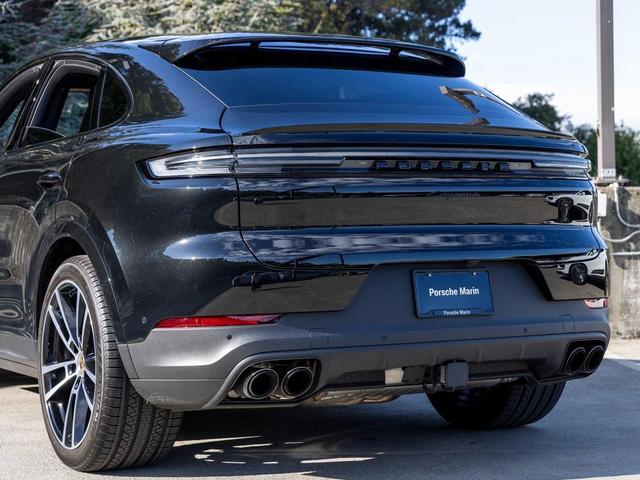 Photo of 2024 Chromite Black Metallic Porsche Cayenne
