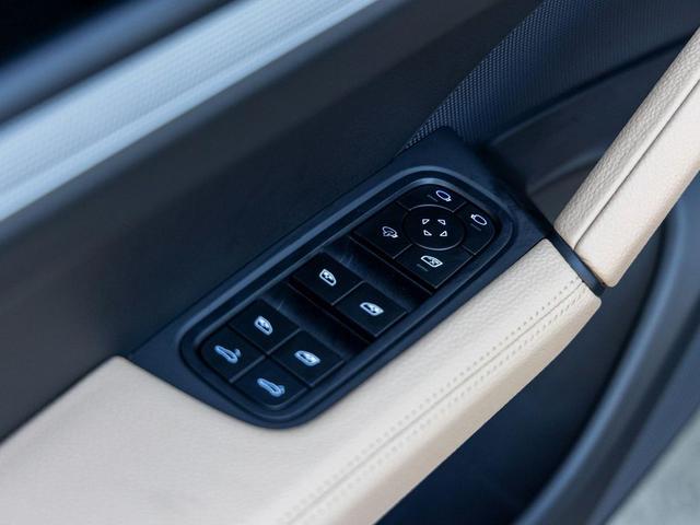 Photo of 2024 Chromite Black Metallic Porsche Cayenne
