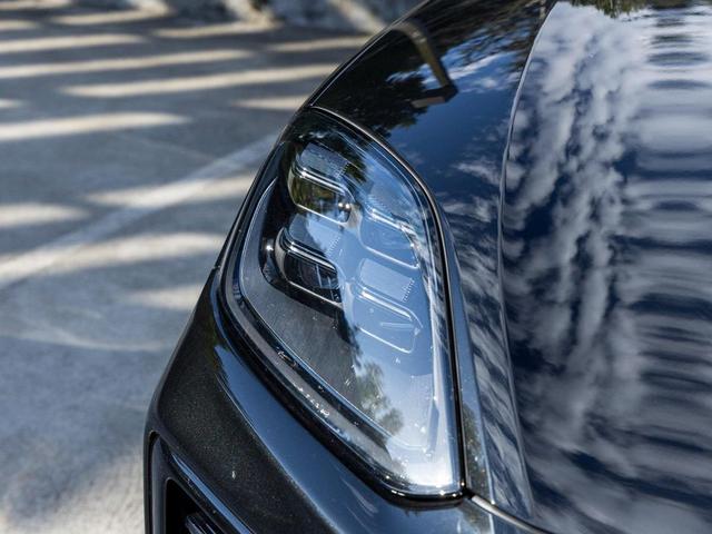 Photo of 2024 Chromite Black Metallic Porsche Cayenne