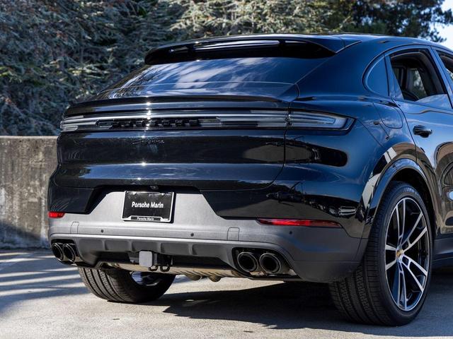 Photo of 2024 Chromite Black Metallic Porsche Cayenne