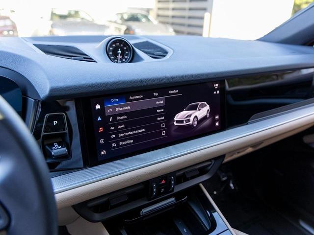 Photo of 2024 Chromite Black Metallic Porsche Cayenne