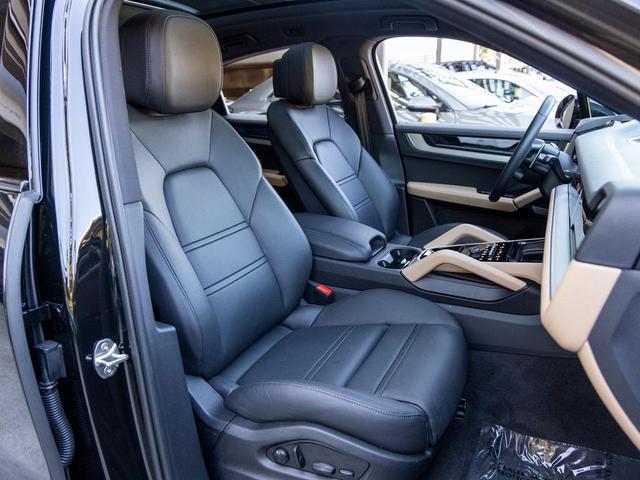 Photo of 2024 Chromite Black Metallic Porsche Cayenne