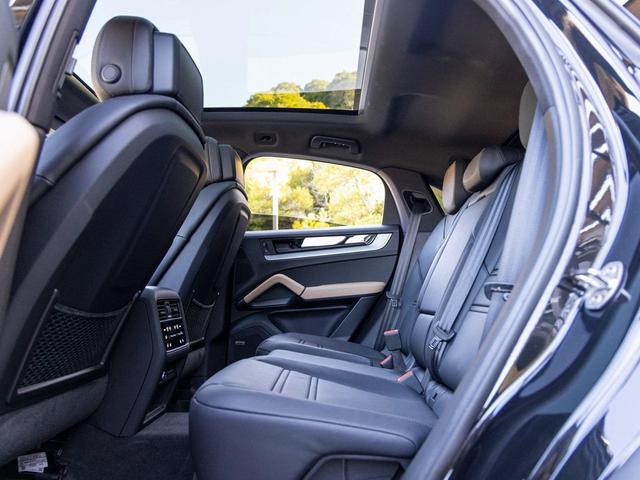 Photo of 2024 Chromite Black Metallic Porsche Cayenne