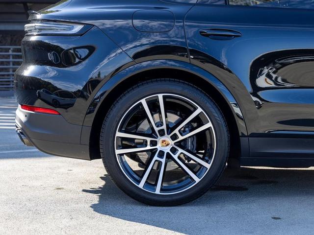 Photo of 2024 Chromite Black Metallic Porsche Cayenne